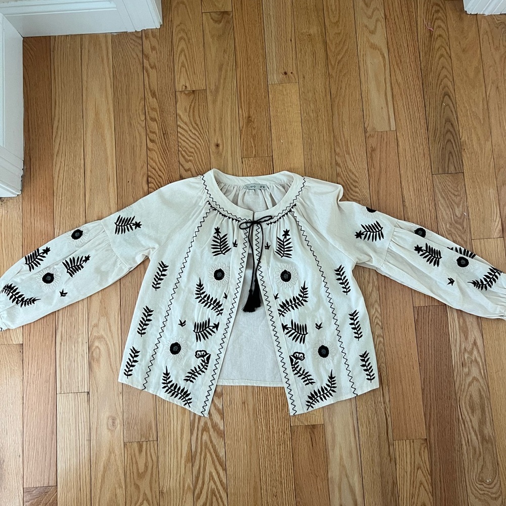 Elegant Embroidered Women's Top - Black and Cream